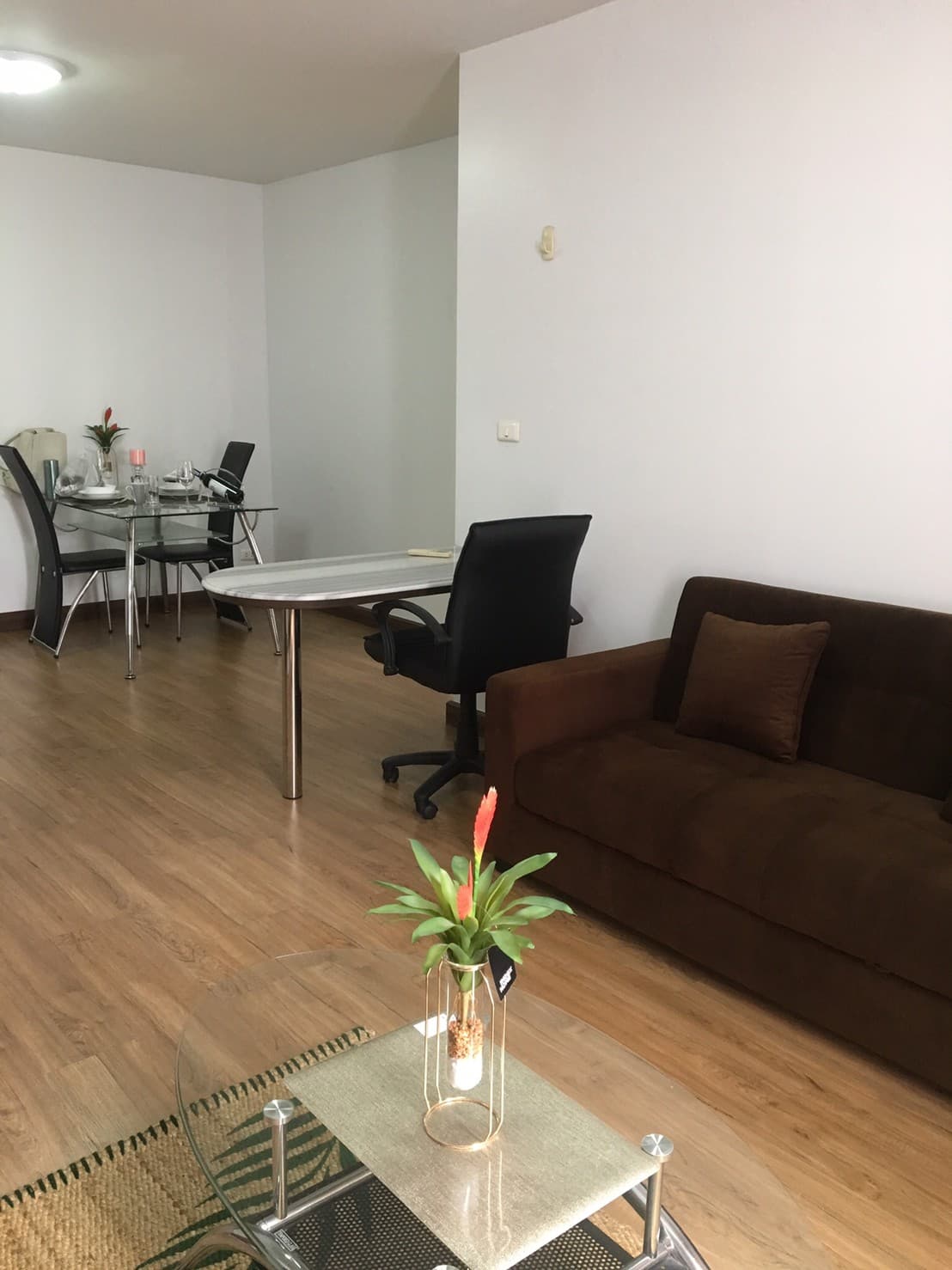 11314 – 105_living_room.jpg