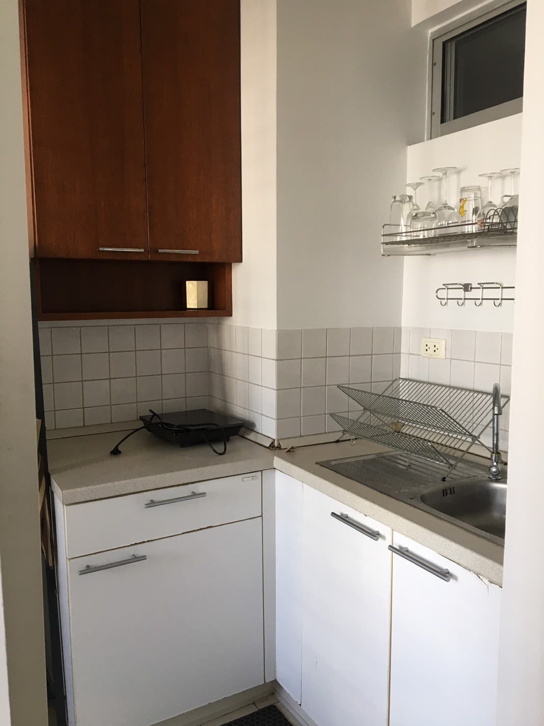 11314 – 403_kitchen.jpg