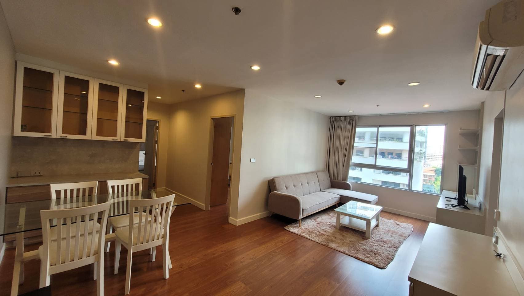 11320 – 102_living_room.jpg