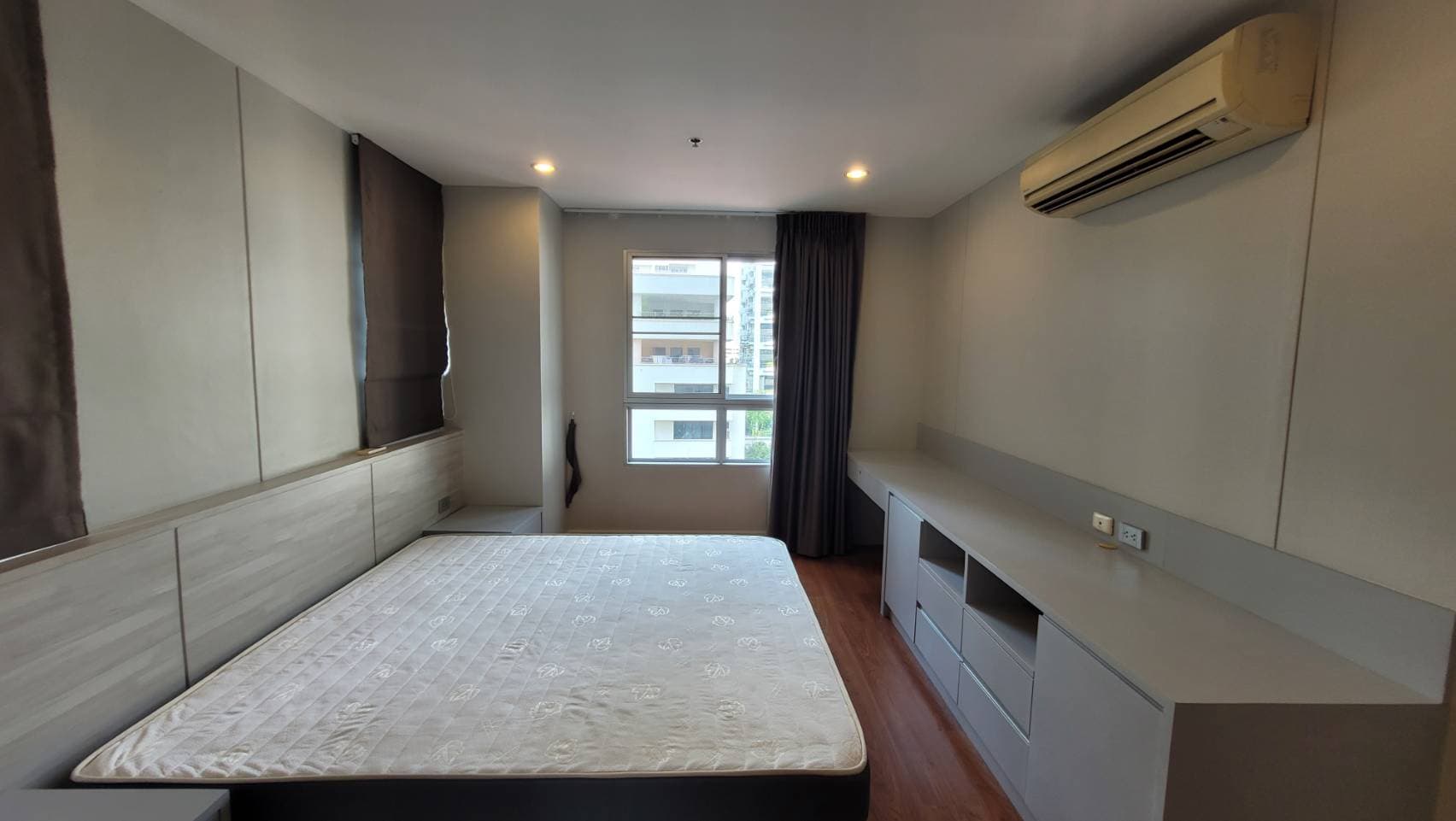 11320 – 201_bedroom.jpg