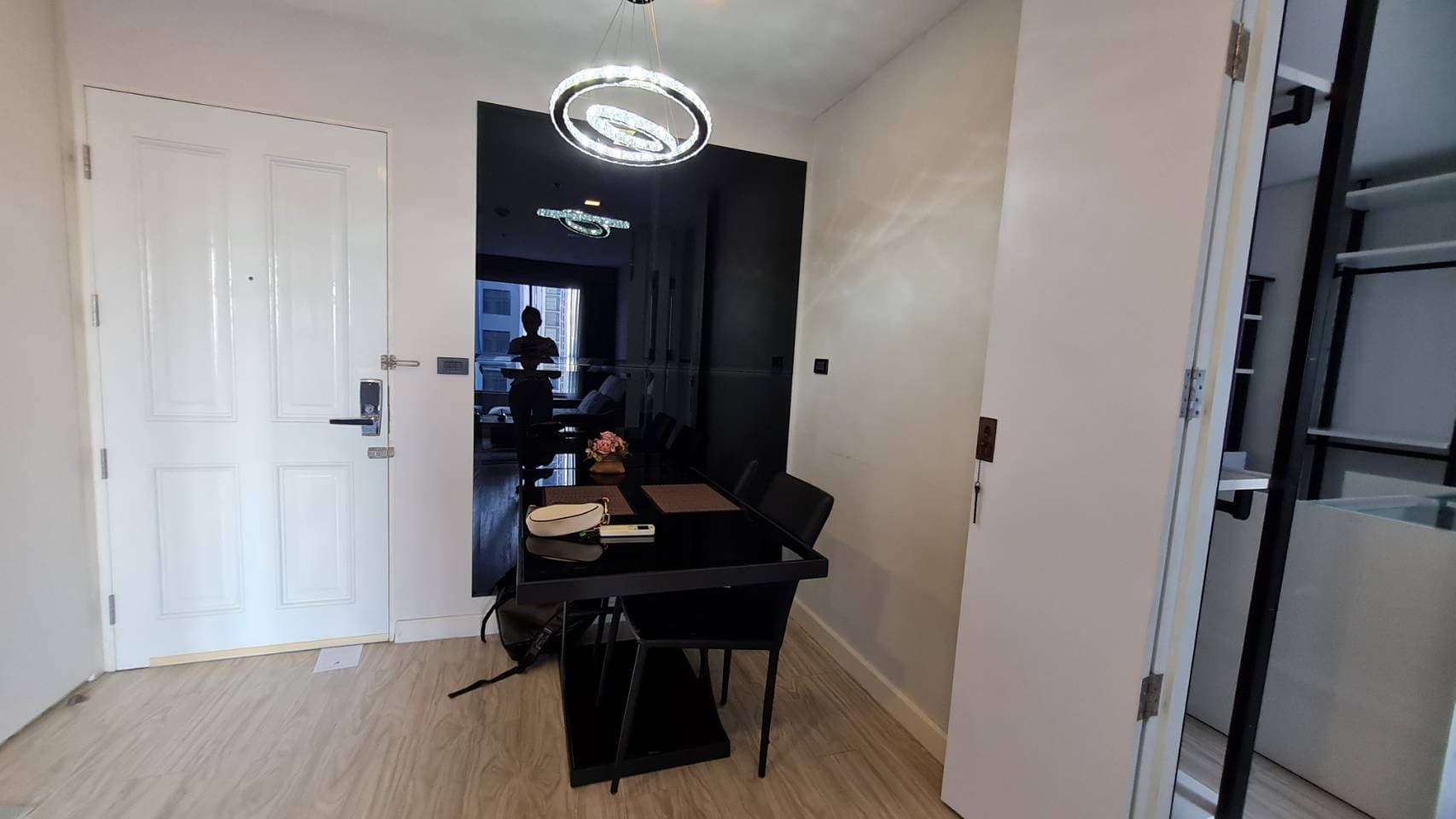 11322 – 108_living_room.jpg