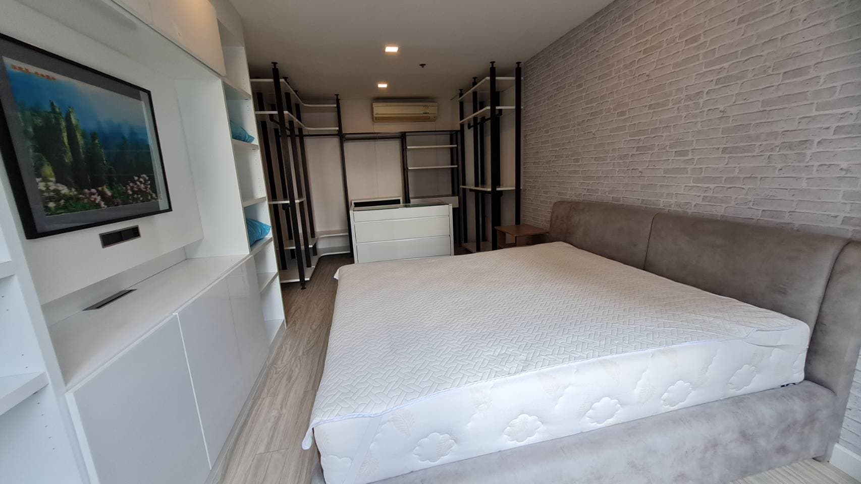 11322 – 201_bedroom.jpg