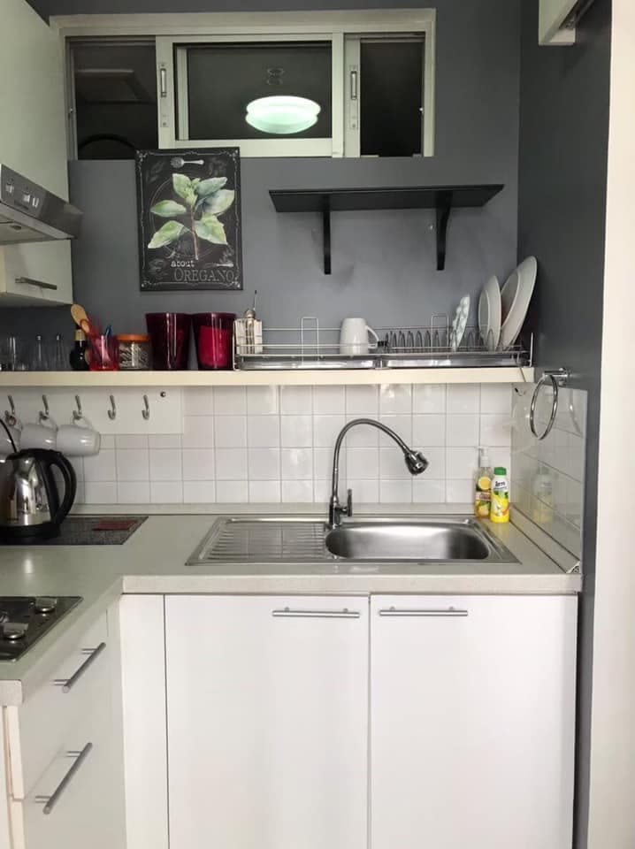 11323 – 402_kitchen.jpg